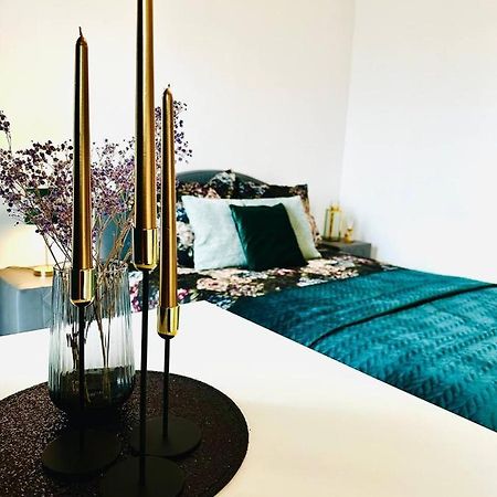 דירות ורשה Uroczy Apartament Blisko Centrum Warszawy מראה חיצוני תמונה